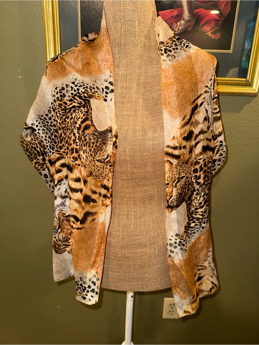 Tiger Print scarf in Brown